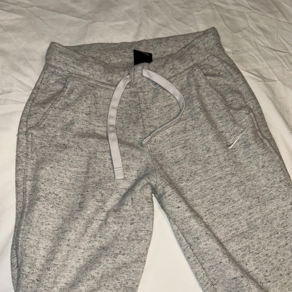 Nike Womens XS Light Gray Jogger Sweatpants Drawstring Pockets Casual Activewear - Picture 13 of 13